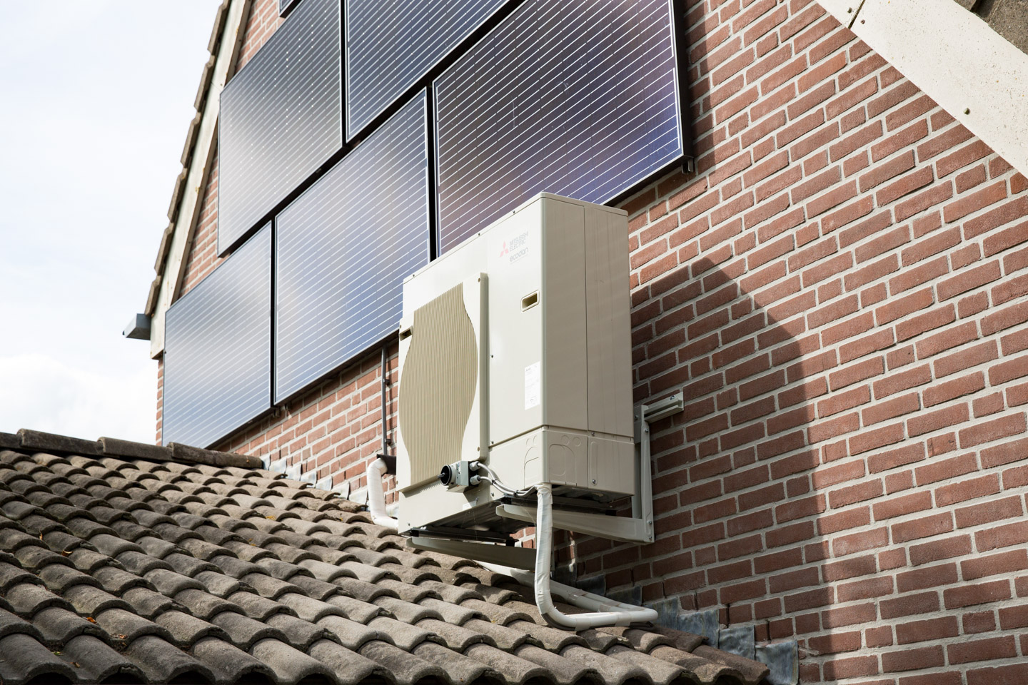 Energieneutraal-huis-woonwijk-wonen-thuisbaas-credit-Chantal-Bekker-GraphicAlert-24-zonnepanelen-dak-warmtepomp