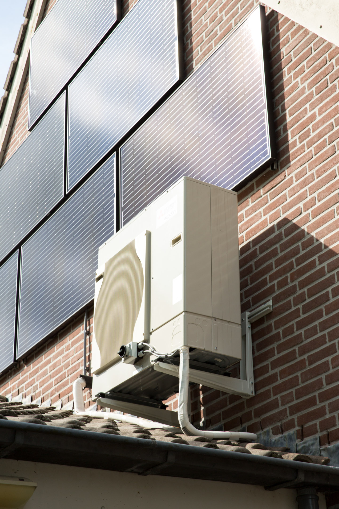 Energieneutraal-huis-woonwijk-wonen-thuisbaas-credit-Chantal-Bekker-GraphicAlert-70-zonnepanelen-dak